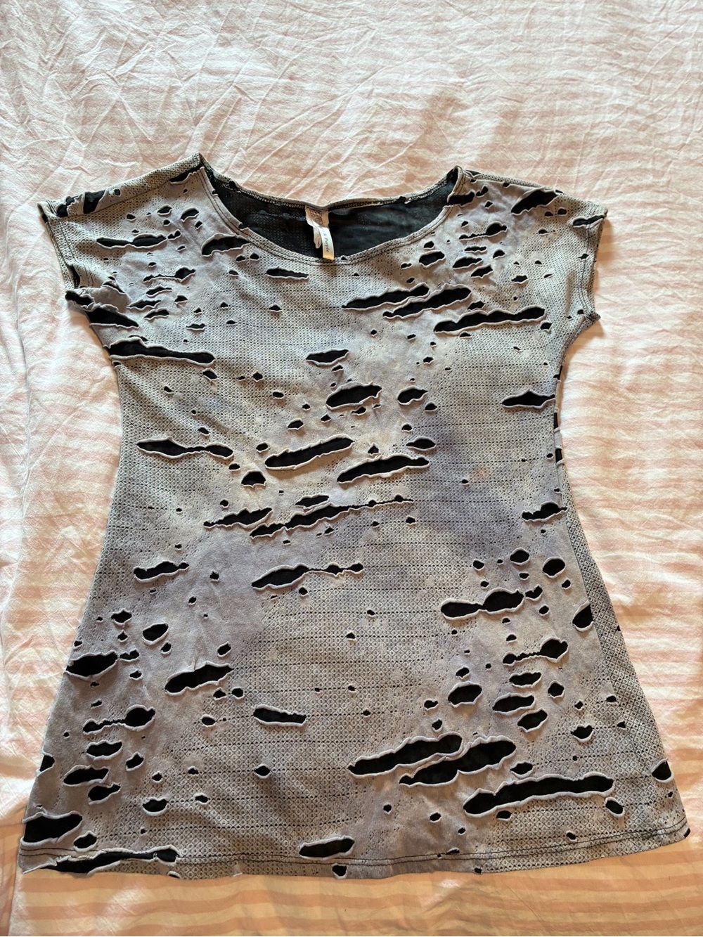 Women's Distressed Short Sleeve Tee in Grey